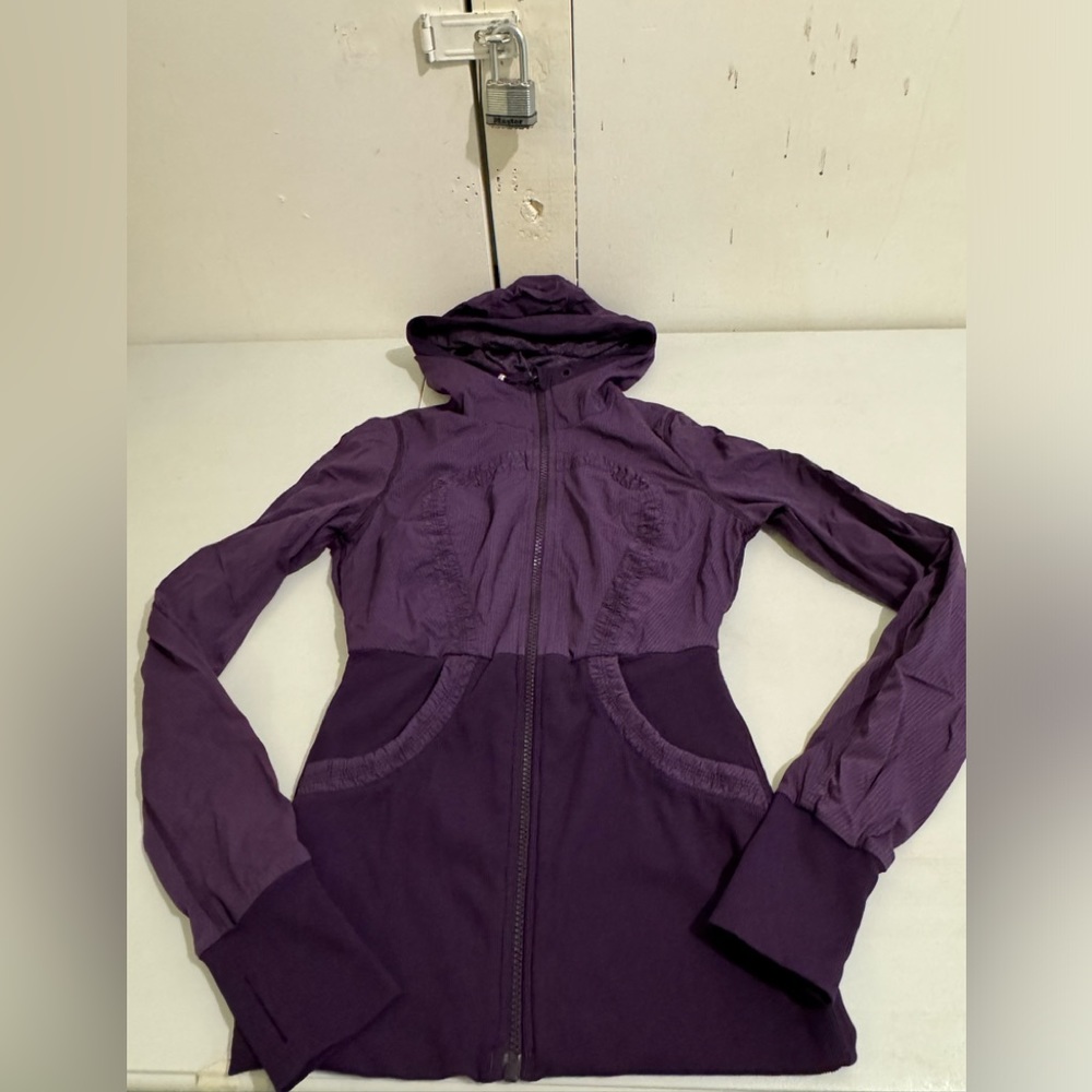 Lululemon womens full zip size 6
